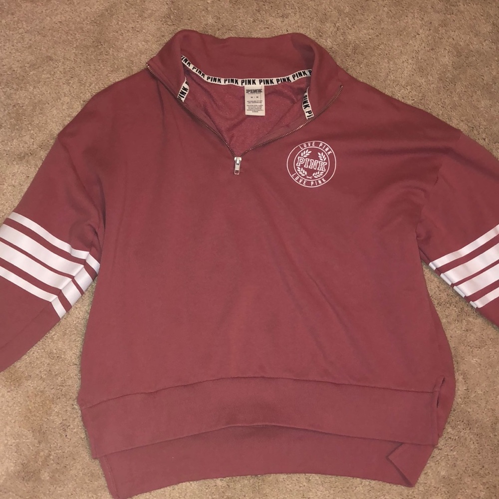 Light weight quarter zip. Never worn.